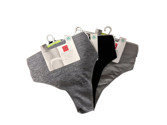 Seamless strings dames